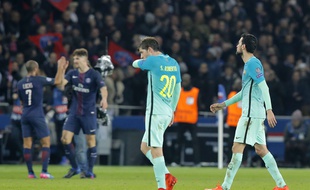 Les Barcelonais en détresse après le 4-0 reçu au Parc des Princes, le 14 février 2017.