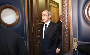 L'ancien ministre de l'Intérieur Claude Guéant arrive au palais de justice de Paris pour assister à son procès, le 28 septembre 2015