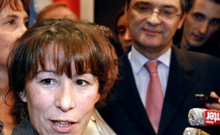 La direction de l'UMP a reçu lundi Fadela Amara, pour un petit déjeuner de réconciliation après les propos de la secrétaire d'Etat chargée de la ville qui avait jugé "dégueulasse" d'instrumentaliser l'immigration.