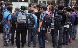Le taux de réussite au Diplôme national du brevet (DNB) a progressé d'un point, à 86,3%, lors de l'édition 2015 de l'examen, selon des résultats provisoires
