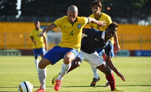 Doria lors d'un match entre le Brésil et l'Equipe de France, lors du Festival international espoirs de Toulon le 1er juin 2014.