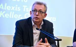 Le secrétaire général du Parti communiste Pierre Laurent à Paris le 11 mars 2016