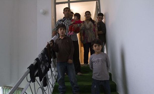 Leonarda Dibrani et sa famille, à Mitrovica (Kosovo), le 16 octobre 2013.
