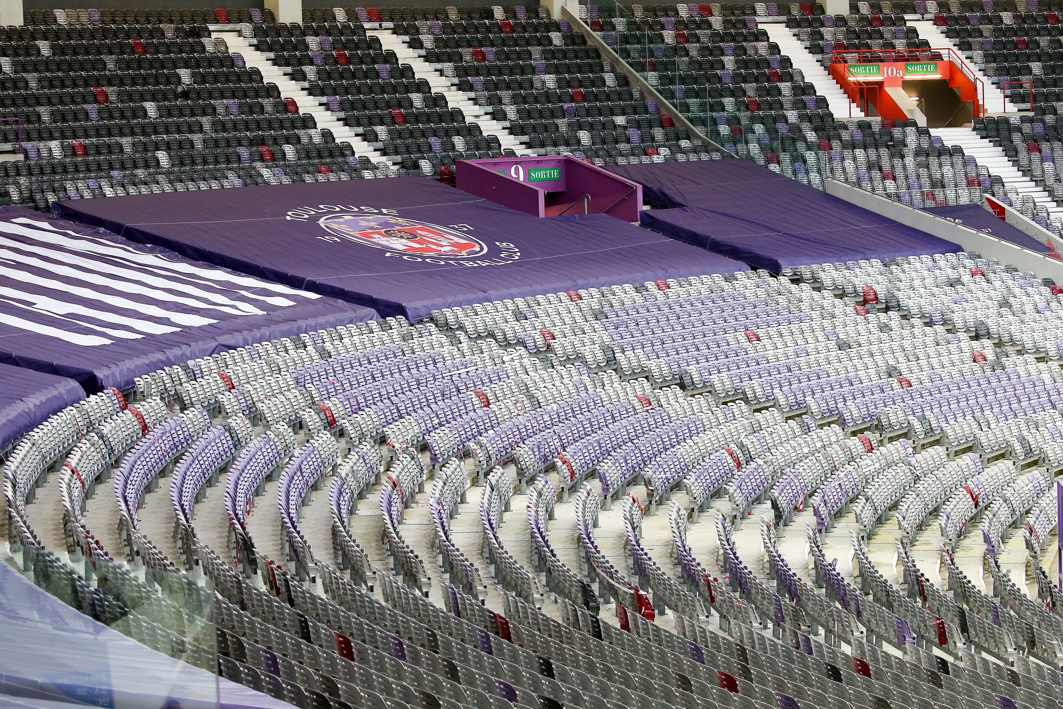 Les travées vides du Stadium de Toulouse. Illustration.