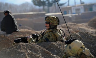 L'Australie va retirer ses troupes d'Afghanistan en 2013 avec un an d'avance sur le calendrier fixé par l'Otan pour le départ des troupes étrangères, estimant que les forces afghanes seraient alors capables de prendre la relève, a annoncé mardi le Premier ministre australien.