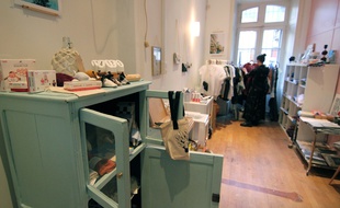 Le pop-up store de Noël installé rue d'Antrain à Rennes.