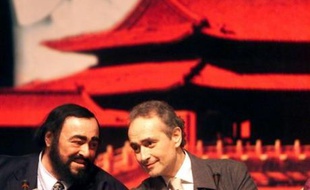 Le ténor espagnol José Carreras a salué en Luciano Pavarotti, un des plus grands chanteurs d'opéra, un ami sûr, un fin cuisinier et un excellent joueur de poker.