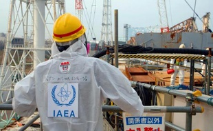 L'Agence internationale de l'énergie atomique (AIEA) a entamé lundi sa visite au Japon pour aider au nettoyage des zones contaminées par les radiations autour de la centrale Fukushima, théâtre d'un grave accident le 11 mars 2011.