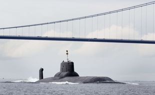 Le sous-marin nucléaire russe «Dmitrij Donskoj», le 21 juillet 2017, dans le détroit de Grand Belt, au Danemark (illustration).