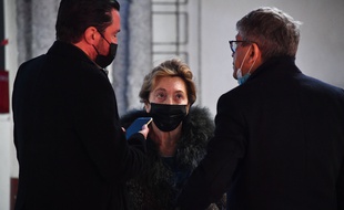 Jacqueline Veyrac au palais de justice de Nice le 8 janvier 2021 avec son fils et son avocat