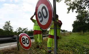 Illustration du changement de limitation de vitesse sur la route.