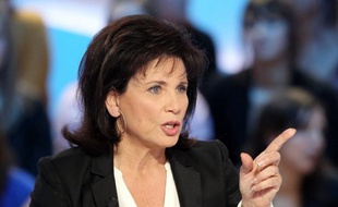 Anne Sinclair ne participera pas à la soirée électorale de BFMTV pour le second tour de la présidentielle, après les derniers rebondissements de l'affaire DSK, selon Guillaume Dubois, directeur général de BFMTV.