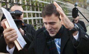 La justice espagnole a condamné mardi à un an de prison le docteur Fuentes, principal accusé de l'affaire de dopage Puerto, mais a une fois encore frustré les parties civiles sportives en leur refusant l'accès aux poches de sang du médecin.