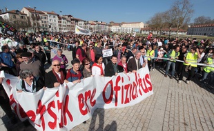 Bayonne, le 31 mars 2012. Illustration de la manifestation pour le la co-officialisation de la langue basque (Euskara) et des langues régionales.