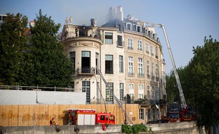 L'hôtel particulier Lambert a pris feu à 1h30 du matin le 10 juillet 2013.
