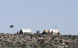 Des combattants du Hezbollah campent sur une colline dans la région du Qalamoun, au Liban, à la frontière avec la Syrie, le 20 mai 2015