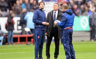 Jean-Frédéric Dubois (à g.), Guy Novès et Yannick Bru, lors de France-Italie au Stade de France, le 6 février 2016.