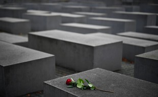 Au mémorial de Berlin pour les victimes juives d'Europe de la Seconde Guerre mondiale. (illustration)
