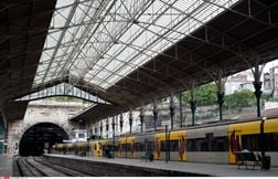 Deux touristes québécoises, sourdes et muettes, meurent fauchées par un train