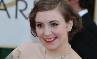 Lena Dunham, créatrice de "Girls", aux Golden Globes le 12 janvier 2014.
