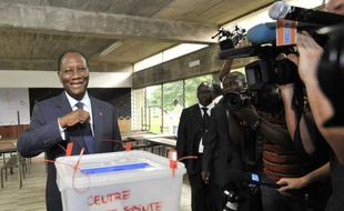 Le parti du président ivoirien Alassane Ouattara a obtenu la majorité des sièges aux législatives du 11 décembre, boycottées par le camp de l'ancien chef d'Etat Laurent Gbagbo après la crise meurtrière de 2010-2011, a annoncé vendredi la commission électorale.