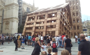 A Bordeaux, le 14 septembre, la biennale d architecture a attiré beaucoup de visiteurs.
