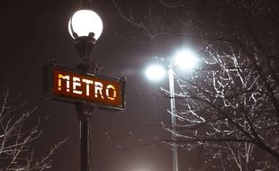 Un homme a agressé et poignardé gratuitement plusieurs personnes dans le métro parisien. (Illustration)