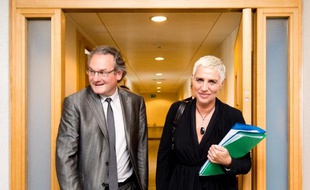 Le gouvernement belge a procédé à la nomination des nouveaux patrons de cinq sociétés publiques, rabotant au passage sérieusement leurs salaires, qui ne pourront plus dépasser ceux des directeurs d'administration, soit 290.000 euros bruts par an.