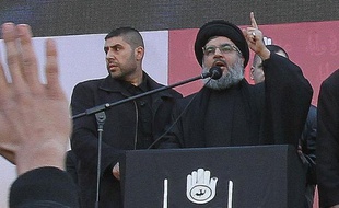 Le chef du Hezbollah Hassan Nasrallah a prévenu mardi à Beyrouth ceux qui "misent sur un changement" dans le monde arabe que les combattants du mouvement chiite libanais seraient armés encore plus lourdement, après une brève apparition en public, la première depuis trois ans.