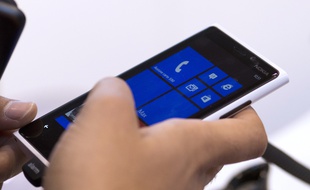 Un utilisateur de smartphone.