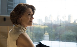 Sigourney Weaver dans la série The Defenders