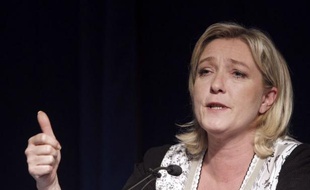La présidente du FN, Marine Le Pen, a estimé mercredi que le patron de l'UMP Jean-François Copé, et d'autres ténors à droite, démontraient leur volonté de faire perdre Nicolas Sarkozy, notamment lorsqu'ils condamnent les propos de Gérard Longuet qui l'a qualifiée d'"interlocuteur"