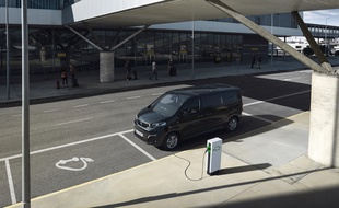 Peugeot e-Traveller