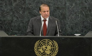 Le Premier ministre pakistanais Nawaz Sharif est parti samedi pour les Etats-Unis où il va mener des pourparlers sur la paix en Afghanistan, les tirs de drones américains au Pakistan et la collaboration économique entre ces deux pays aux relations tortueuses.