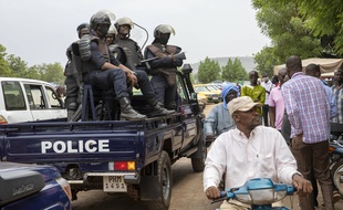 La police dans les rues de Bamako au Mali, le 25 mai 2021.