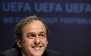 L'UEFA réfléchit à une réforme des compétitions européennes pour 2015, a déclaré son président, Michel Platini, dans un entretien à paraître dans Ouest-France mercredi, sans écarter l'idée de supprimer l'Europa League et d'élargir la Ligue des champions.