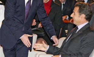 Quelques heures plus tôt, le président Dmitri Medvedev avant annoncé à la World Policy Conference à Evian (est de la France) que le retrait serait effectif dès mercredi "avant minuit". Nicolas Sarkozy, président en exercice de l'Union européenne, a immédiatement salué, lors de cette même conférence, son homologue russe pour avoir tenu "sa parole".