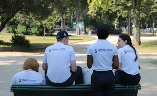 Des jeunes en service civique
