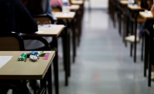 La salle de classe d'un lycée. Illustration.