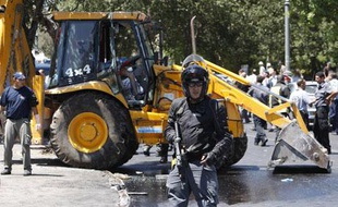Le conducteur d'une pelleteuse est abattu à Jérusalem, ce mardi 22 juillet.