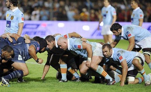 Une mêlée lors de Perpignan - Castres, le 26 août 2011, à Perpignan.