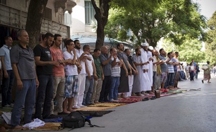 Prière du vendredi à la mosquée salafiste Al-Fath à Tunis, en Tunisie, le 21 septembre 2012.