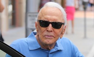 Kirk Douglas