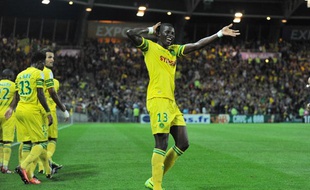 Le défenseur nantais Djilobodji célèbre la victoire du FC Nantes contre Evian, le 5 octobre 2013, à La Beaujoire.