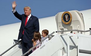 Donald Trump descend d'Air Force One, le 4 août 2017.