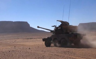 Une capture d'écran d'une vidéo prise par le service de communication de l'armée française en novembre 2015 d'un véhicule de l'armée française lors de l'opération Vignemale dans le Sahel