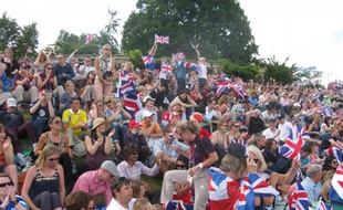 Les fans d'Andy Murray, lors de sa finale olympique contre Roger Federer, le 5 août 2012 dans la Murray Mount à Wimbledon.