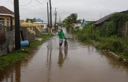 La Jamaïque se prépare au pire ouragan de son histoire, déjà trois morts