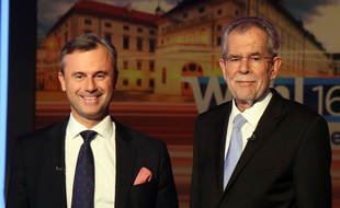 Norbert Hofer et Alexander van der Bellen lors d'un débat télévisé le 19 mai 2016
