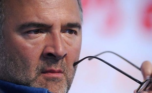 Pierre Moscovici, directeur de campagne de François Hollande, a relevé mardi que les menaces portant sur la note financière maximale de la France marquaient une "défiance" sur sa gestion, tout en souhaitant le maintien du AAA.